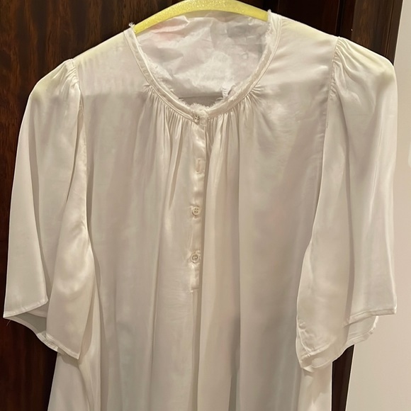Gorgeous perfect condition Raquel Allegra blouse in Rayon - Picture 1 of 3